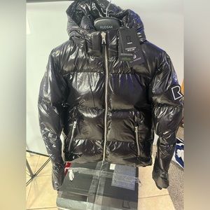 Brand new , never worn . Great condition!!